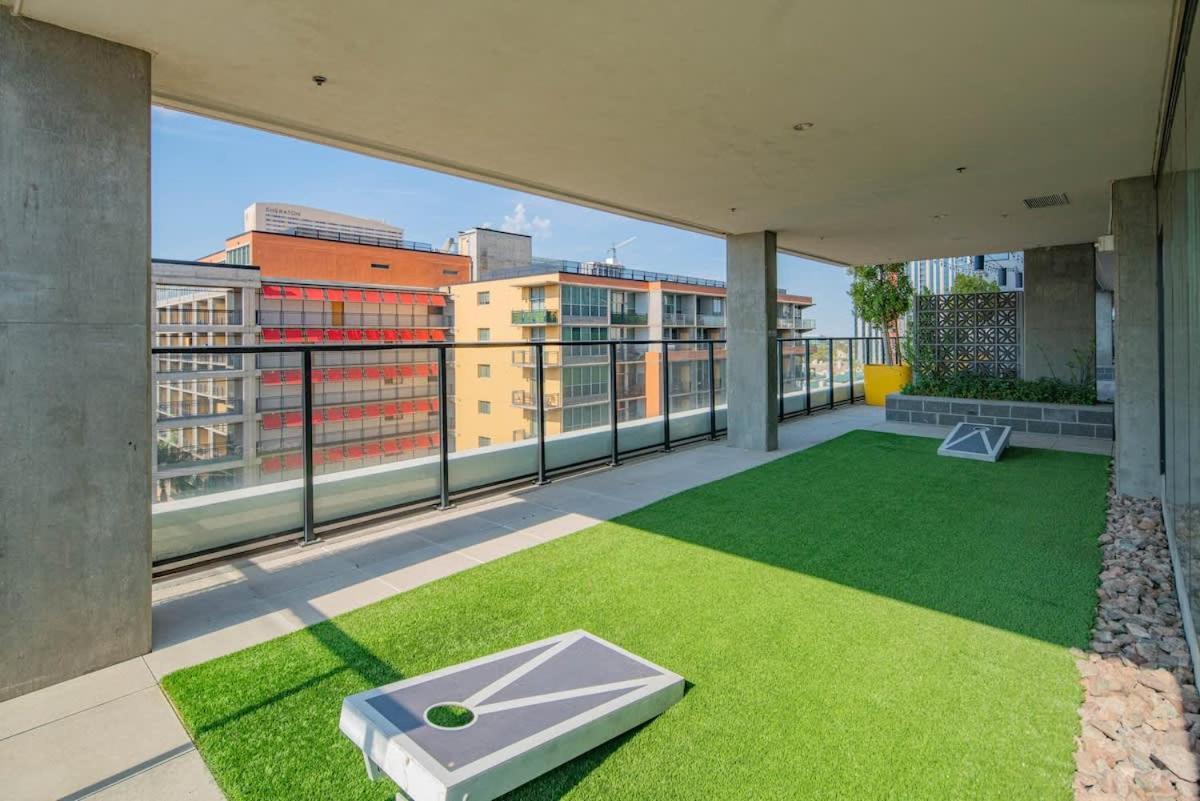 Comfy 1bd - Dt, Pool, Gym, Parking, High Rise