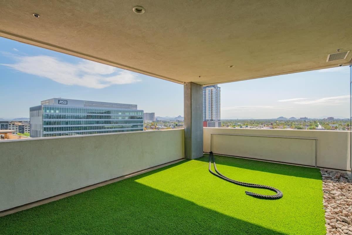 Comfy 1bd - Dt, Pool, Gym, Parking, High Rise Apartment