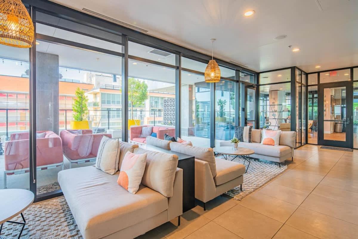 Apartment Comfy 1bd - Dt, Pool, Gym, Parking, High Rise